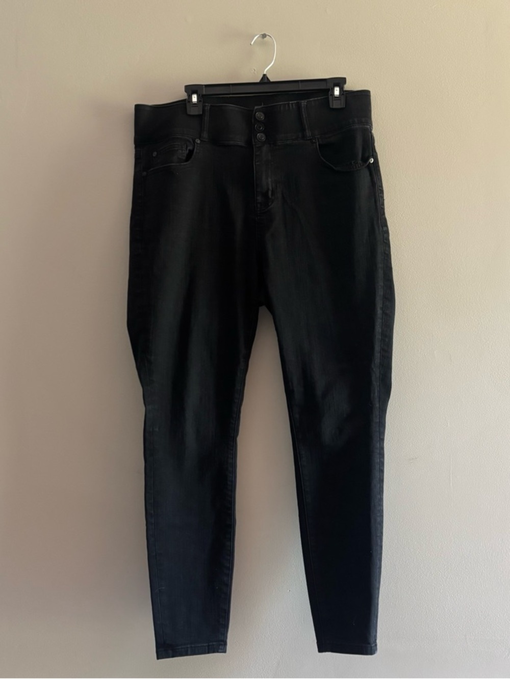 ARULA Black Slim Tapered women’s Jeans